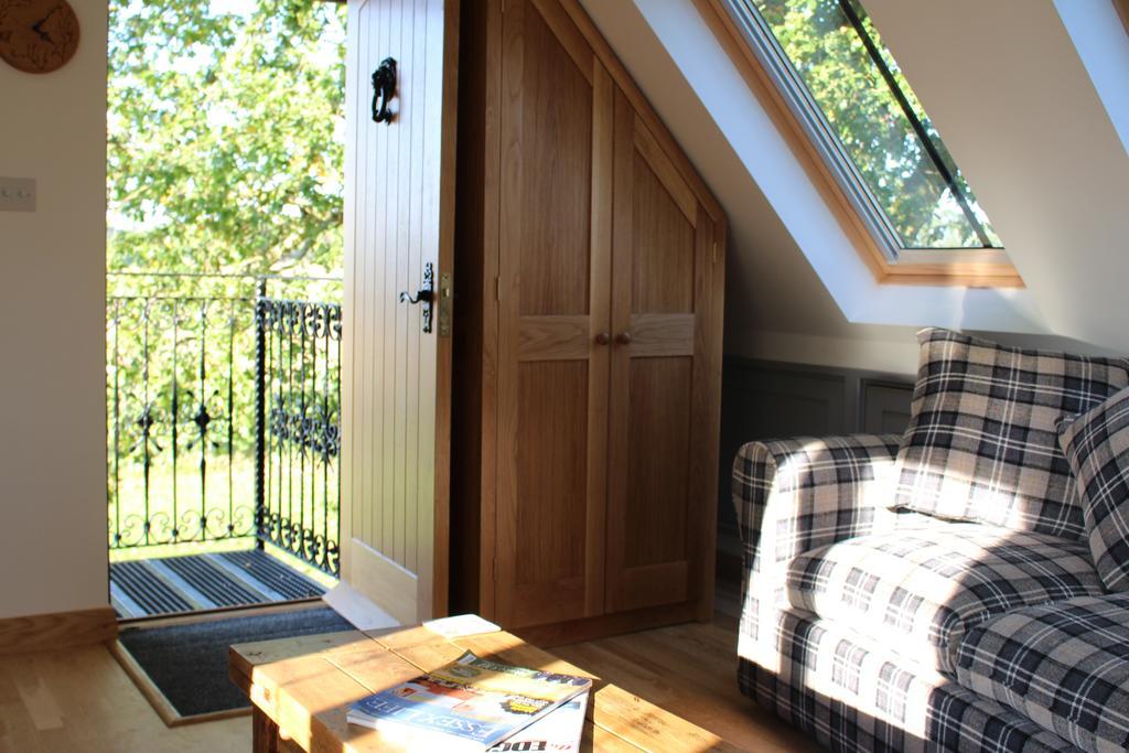 Oakwrights Apartment Terling Exterior photo